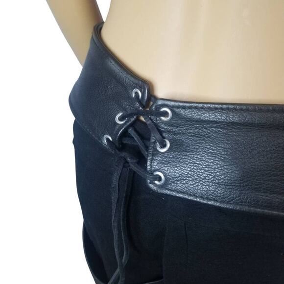 Mens Black Leather Chaps Tie Back Snap Ankle HARLEY DAVIDSON Made USA Size Small - Picture 2 of 7